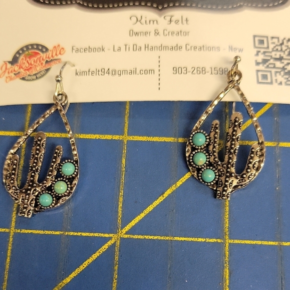 Silver Tone and Turquoise Cactus 1.25"  Earrings - Picture 1 of 2